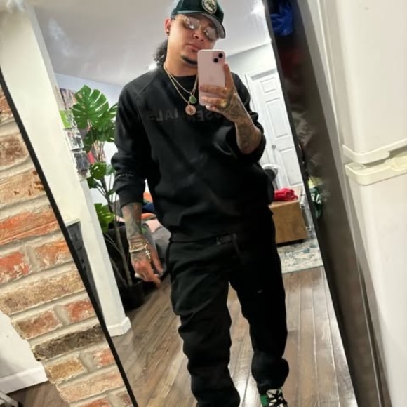 Meet your Posher, Jean carlos - Picture 1 of 1